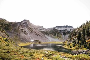 87sl - Starlink - Sauna - Pets Ok - Sleeps 8 2 Bedroom Cabin by RedAwn