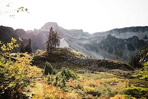 87sl - Starlink - Sauna - Pets Ok - Sleeps 8 2 Bedroom Cabin by RedAwn