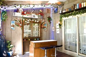 Charming Historic Lake's Region Retreat