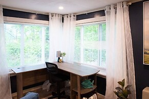 Charming Historic Lake's Region Retreat