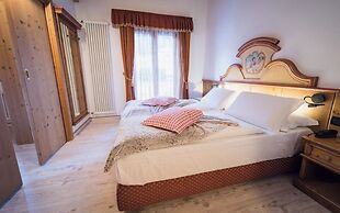 Renato Hotel