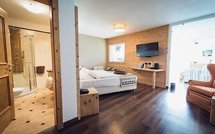 Renato Hotel