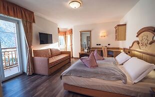 Renato Hotel