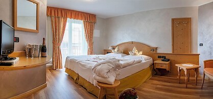 Renato Hotel