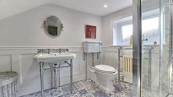 Host Stay Peacock House