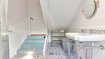 Host Stay Peacock House