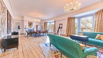 Host Stay Peacock House