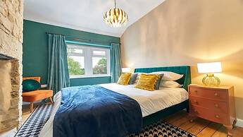 Host Stay Percy Cottage