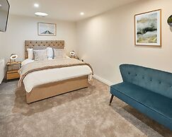 Host Stay Coastal Townhouse