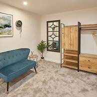 Host Stay Coastal Townhouse