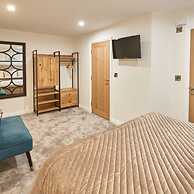 Host Stay Coastal Townhouse