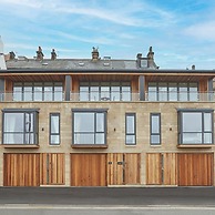 Host Stay Coastal Townhouse