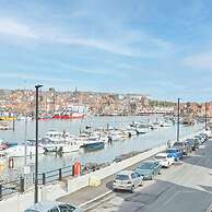 Host Stay Coastal Townhouse