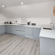 Host Stay Coastal Townhouse