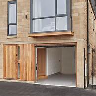 Host Stay Coastal Townhouse