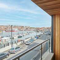 Host Stay Coastal Townhouse