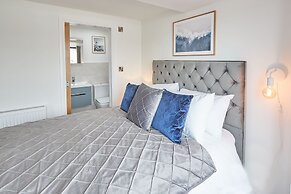 Host Stay Coastal Townhouse