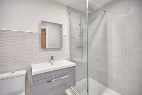 Host Stay Coastal Townhouse