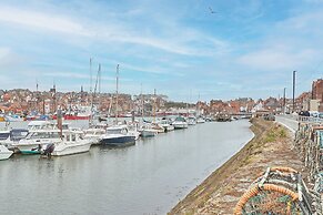 Host Stay Coastal Townhouse