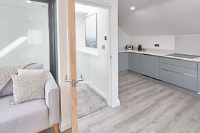 Host Stay Coastal Townhouse