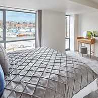 Host Stay Coastal Townhouse