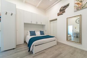 Modern Apartment in Via Carloni by Wonderful Italy