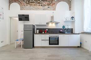 Modern Apartment in Via Carloni by Wonderful Italy