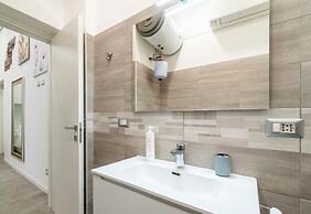 Modern Apartment in Via Carloni by Wonderful Italy
