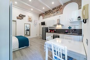 Modern Apartment in Via Carloni by Wonderful Italy