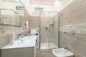 Modern Apartment in Via Carloni by Wonderful Italy