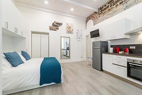 Modern Apartment in Via Carloni by Wonderful Italy