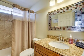 Modern Phoenix Home w/ Gas Fire Pit - Dogs Welcome