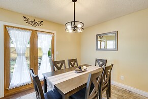 Modern Phoenix Home w/ Gas Fire Pit - Dogs Welcome