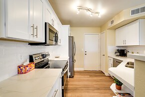 Modern Phoenix Home w/ Gas Fire Pit - Dogs Welcome