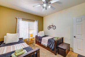 3 Mi to State Farm Stadium: Condo w/ Balcony!