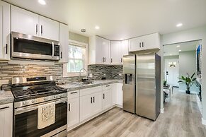 Des Plaines Vacation Rental w/ Spacious Backyard!