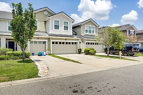 Orange Park Townhome Vacation Rental w/ Patio!