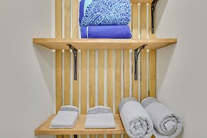 Nifty Miami Apartment ~ 5 Mi to Downtown!