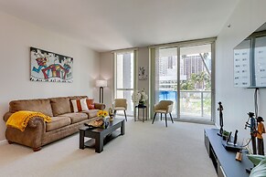 Miami Vacation Rental w/ Balcony, Pool & Hot Tub!