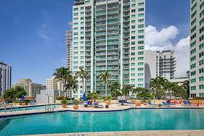 Miami Vacation Rental w/ Balcony, Pool & Hot Tub!