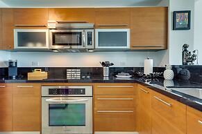 Miami Vacation Rental w/ Balcony, Pool & Hot Tub!