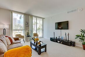Miami Vacation Rental w/ Balcony, Pool & Hot Tub!