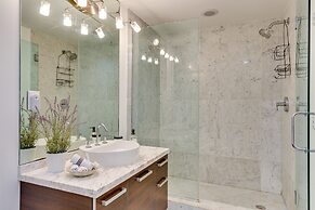 Miami Vacation Rental w/ Balcony, Pool & Hot Tub!