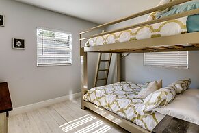 Tampa Home w/ Patio - 1 Mi to Busch Gardens!