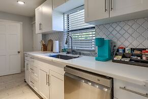 Tampa Home w/ Patio - 1 Mi to Busch Gardens!