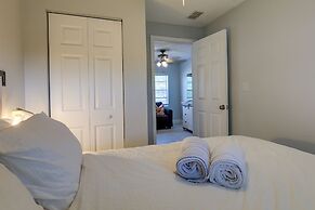 Tampa Home w/ Patio - 1 Mi to Busch Gardens!