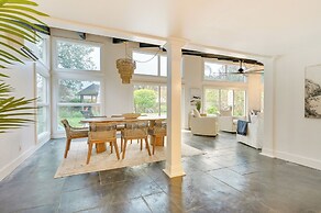 Bright Tampa Oasis w/ Outdoor Pool & Gazebo!