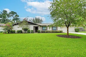 Bright Tampa Oasis w/ Outdoor Pool & Gazebo!