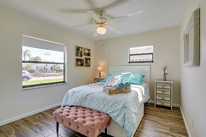 Waterfront Oasis w/ Hot Tub ~ 10 Mi to Dtwn Tampa