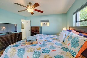 Waterfront Oasis w/ Hot Tub ~ 10 Mi to Dtwn Tampa